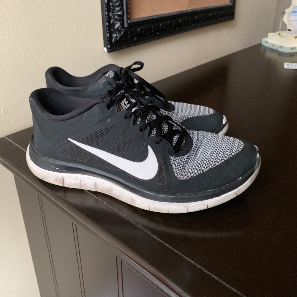 Women’s Nike Free 4.0 size 8